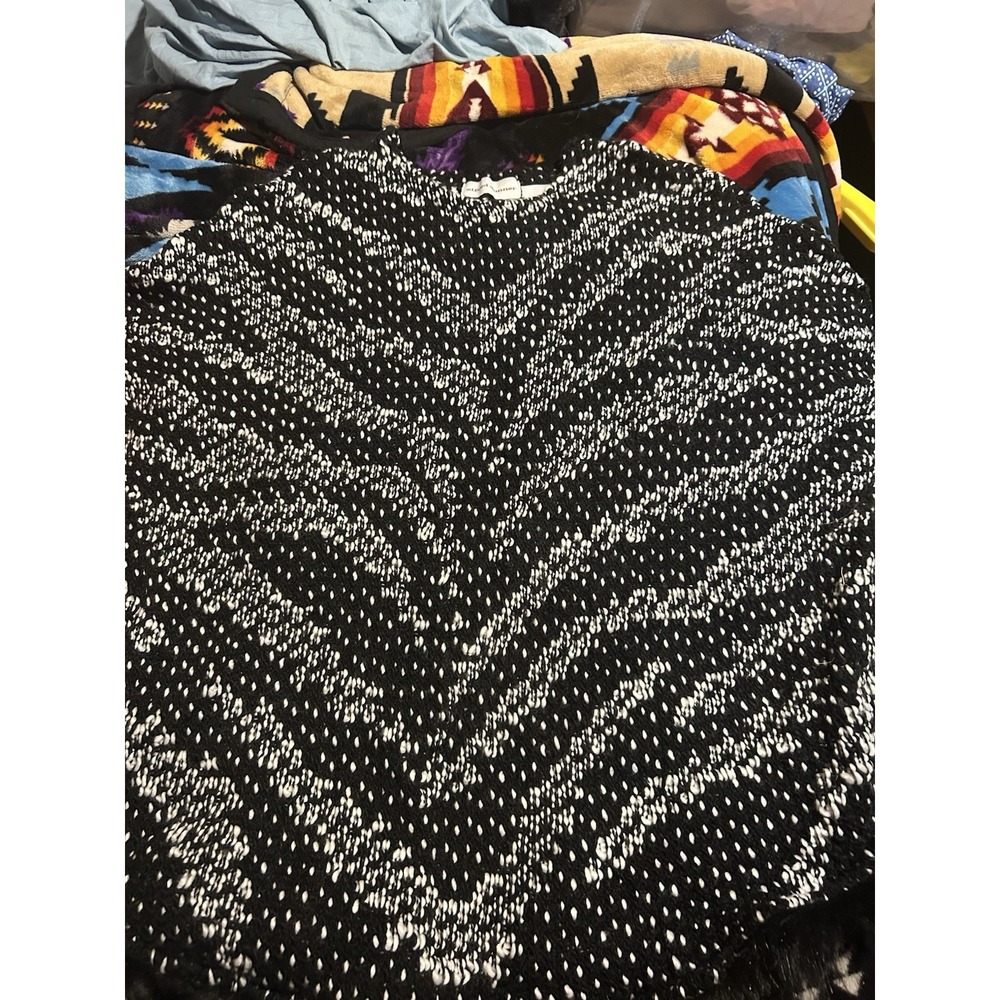 Alfred Dunner Women's L/XL Black White Textured Knit Poncho Cape Sweater